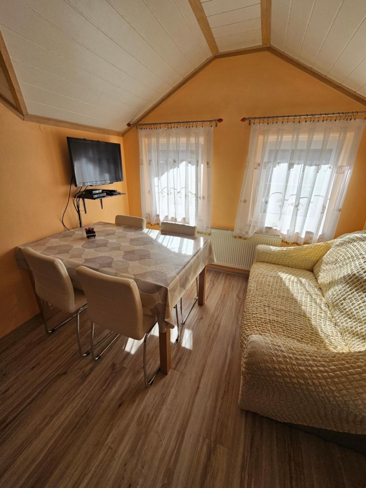 House Mirjana Hotell Smoljanac Exteriör bild