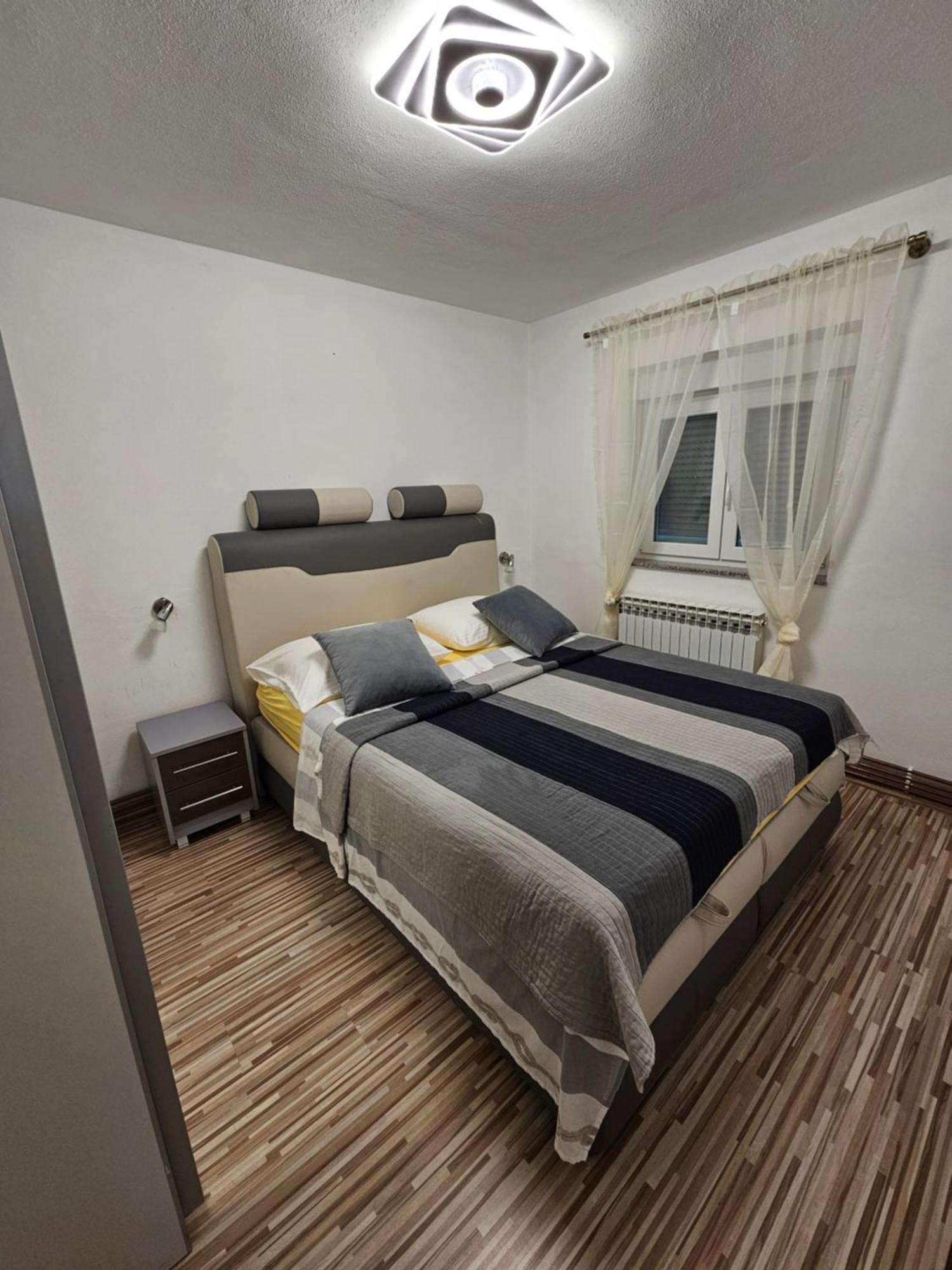 House Mirjana Hotell Smoljanac Exteriör bild